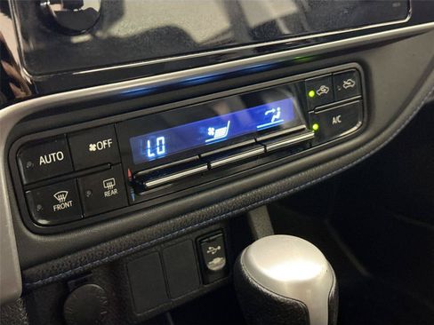 Used 2017 Toyota Corolla SE FWD image 22