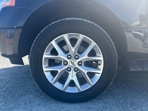 Used 2017 Ford Expedition Limited RWD image 12