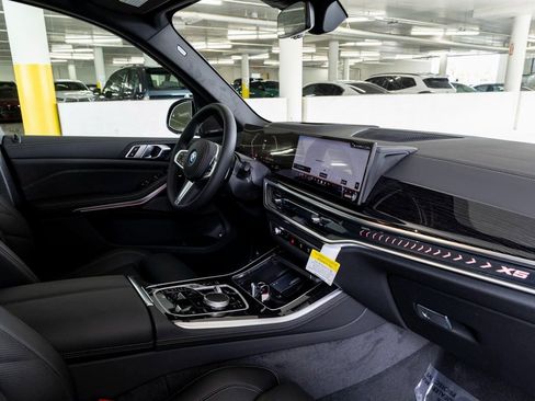 New 2026 BMW X5 xDrive50e image 27