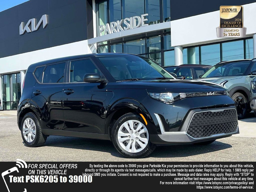 Used 2023 Kia Soul LX FWD image 1