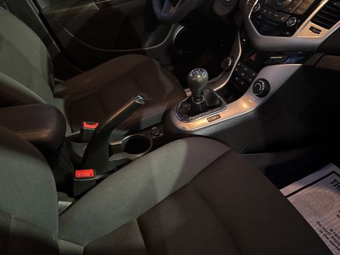 Used 2016 Chevrolet Cruze LT w/ Sun And Sound Package image 47