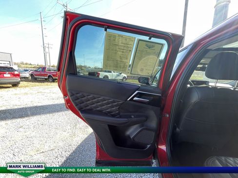 Used 2023 Mitsubishi Outlander SEL image 31