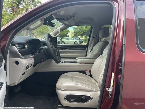 Used 2022 Jeep Wagoneer Series III w/ Flexible Seating Group RWD image 8