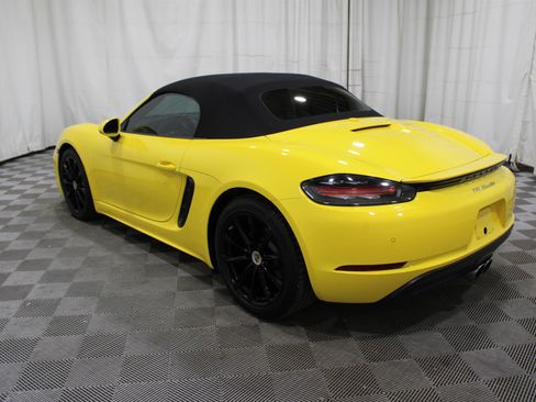 Used 2023 Porsche 718 Boxster w/ Sport Chrono Package image 30