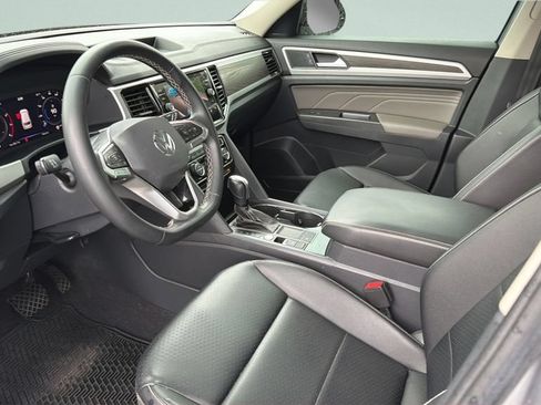 Certified 2023 Volkswagen Atlas SE FWD image 32