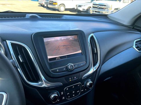 Used 2023 Chevrolet Equinox LT image 19