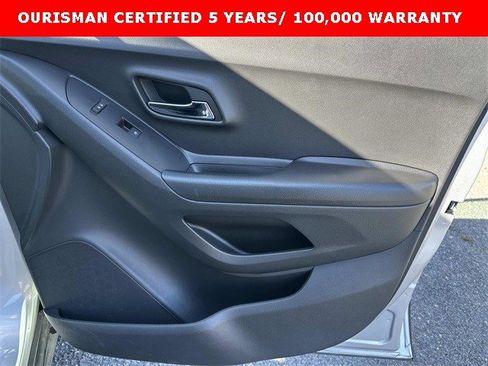 Certified 2022 Chevrolet Trax LS w/ Tint and Cruise Package image 8