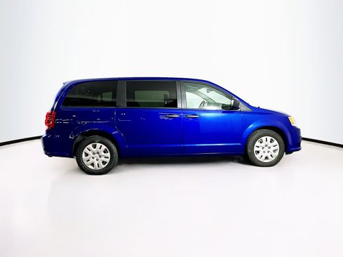 Used 2019 Dodge Grand Caravan SE w/ UConnect Hands-Free Group image 10