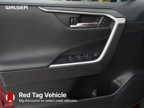 Used 2022 Toyota RAV4 Limited image 18