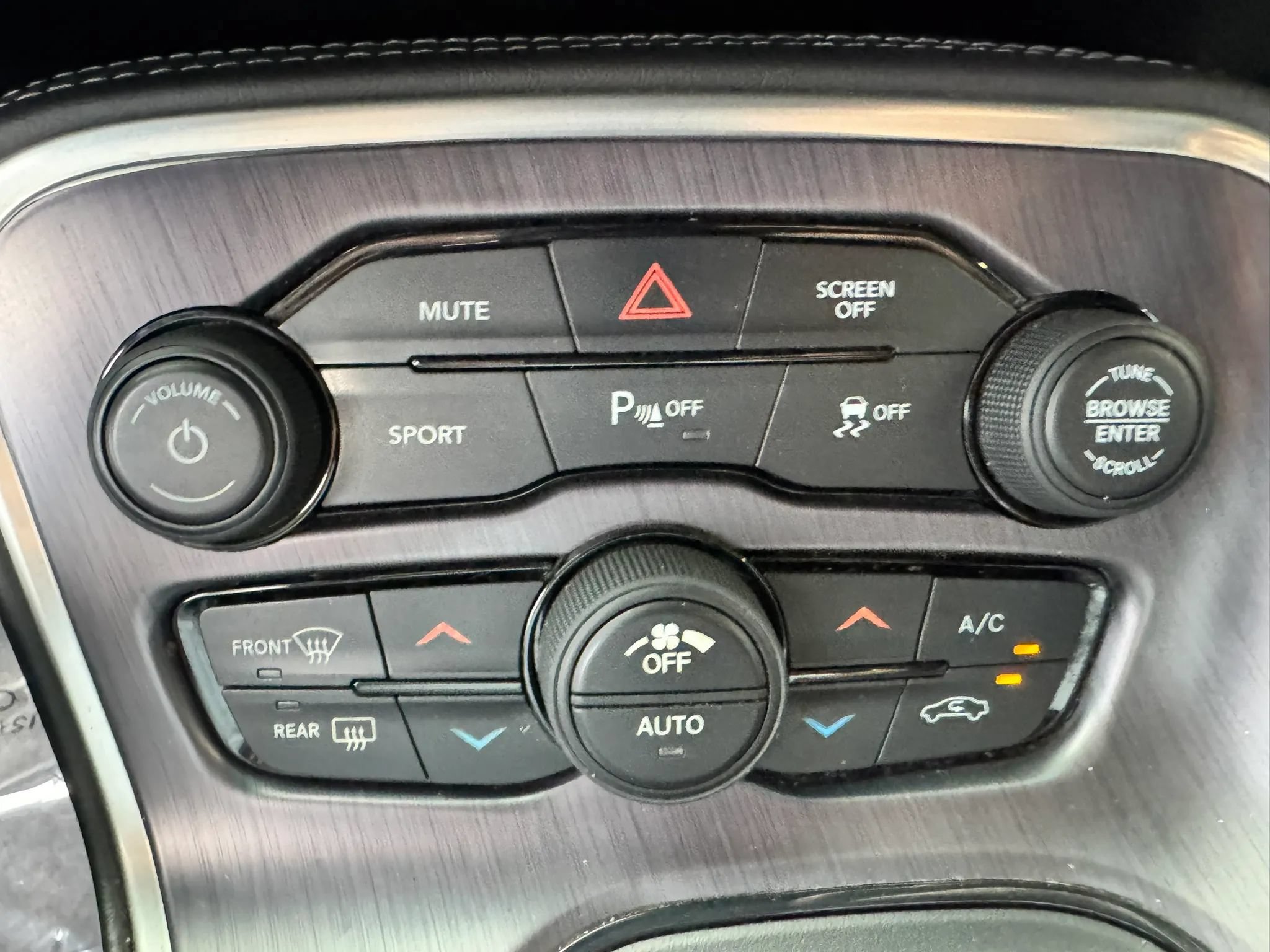 Used 2018 Dodge Challenger R/T w/ Performance Handling Group RWD image 36