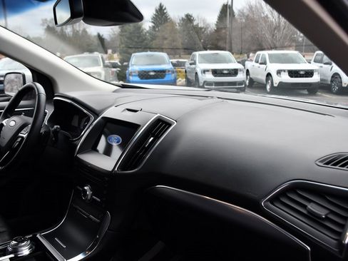 Used 2019 Ford Edge Titanium w/ Cold Weather Package image 15