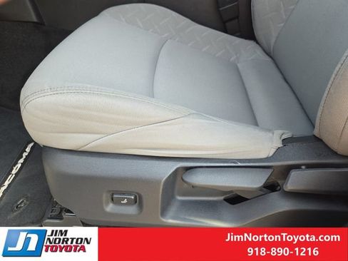 Used 2025 Toyota Tacoma SR5 AWD/4WD image 26