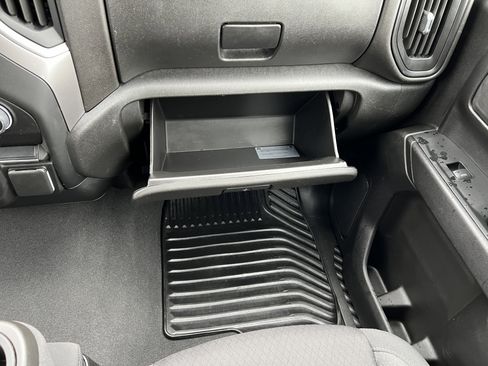 Used 2022 Chevrolet Silverado 1500 Custom image 33