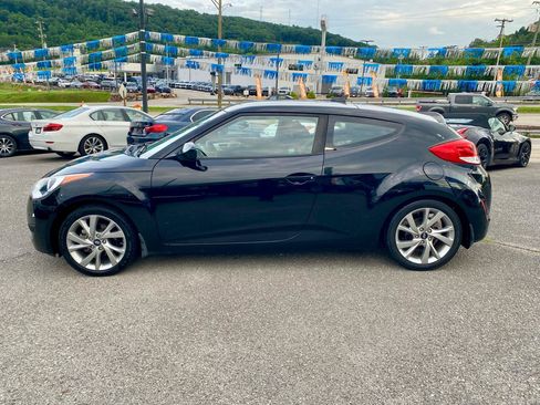 Used 2016 Hyundai Veloster FWD image 4