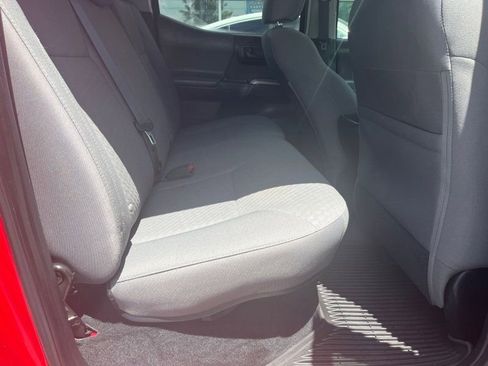 Used 2021 Toyota Tacoma SR5 AWD/4WD image 18