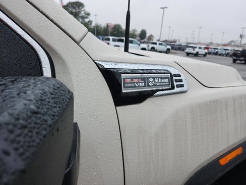 New 2026 GMC Sierra 2500 SLE w/ SLE Value Package; image 8