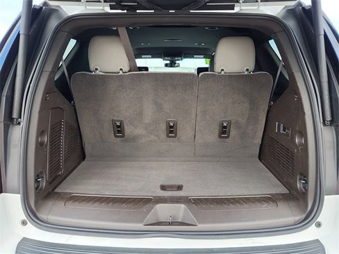 Used 2021 GMC Yukon SLT w/ Rear Media and Nav Package image 7