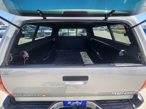 Used 2006 Toyota Tacoma PreRunner image 28