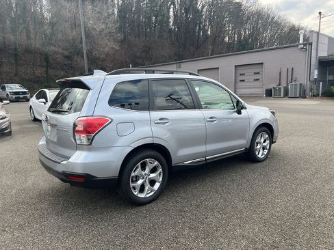 Used 2018 Subaru Forester 2.5i Touring w/ Popular Package #2 image 5