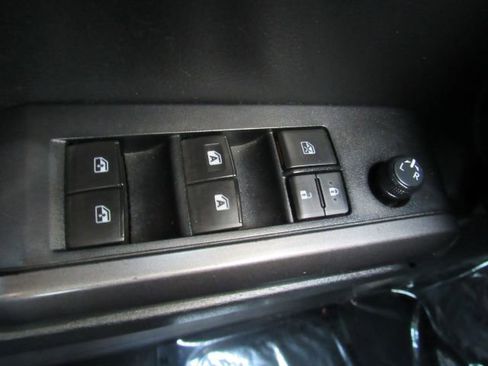 Used 2019 Toyota Tacoma TRD Sport image 31