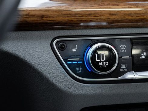 Used 2022 Audi Q5 2.0T Prestige w/ Prestige Package image 32