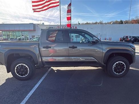 New 2025 Toyota Tacoma TRD Off-Road image 7