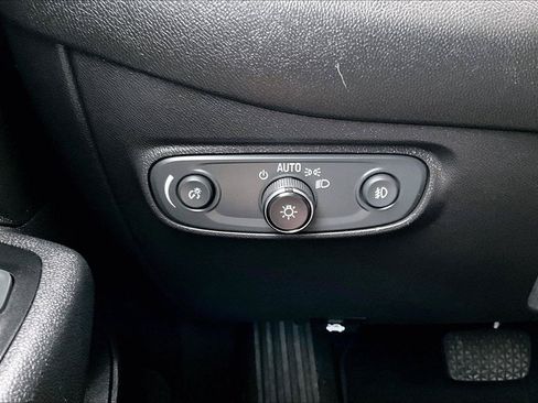 Used 2022 Chevrolet Equinox Premier AWD/4WD image 38