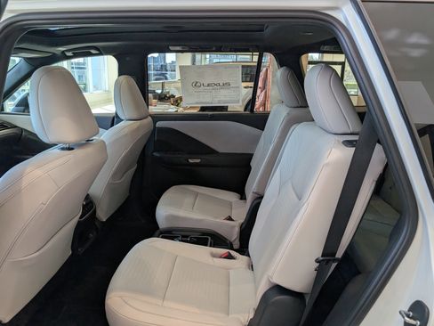 New 2026 Lexus TX 350 AWD image 12