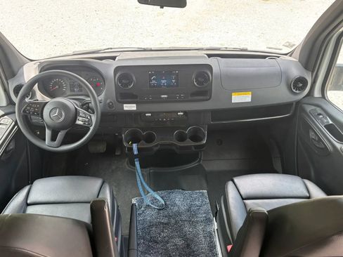 Used 2019 Mercedes-Benz Sprinter 170 image 34