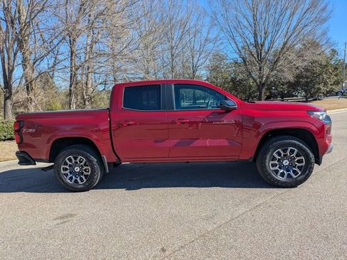 Used 2024 Chevrolet Colorado Z71 w/ Z71 Convenience Package 2 image 6