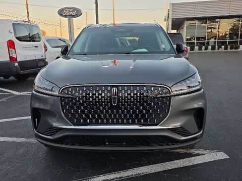 Used 2025 Lincoln Aviator 2WD image 13