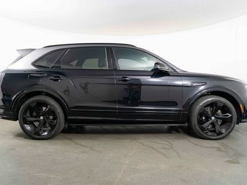 Used 2022 Bentley Bentayga AWD/4WD image 9