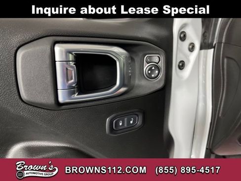 Used 2026 Jeep Gladiator Sport image 16