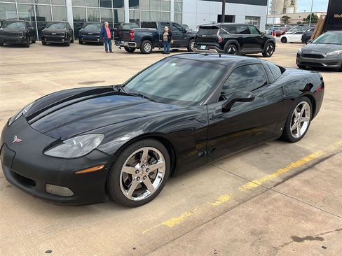 Used 2008 Chevrolet Corvette Coupe w/ Preferred Equipment Group RWD image 2