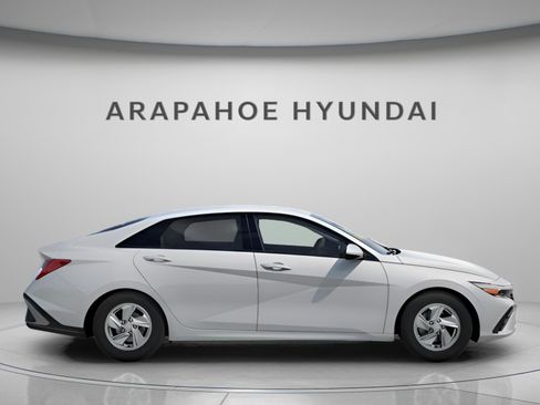 New 2026 Hyundai Elantra SE FWD image 5