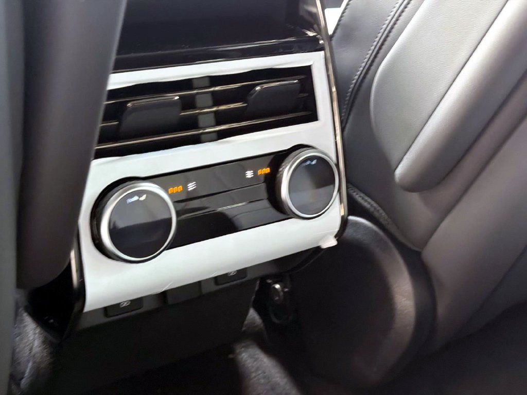 New 2026 Land Rover Range Rover Sport Dynamic SE AWD/4WD image 14