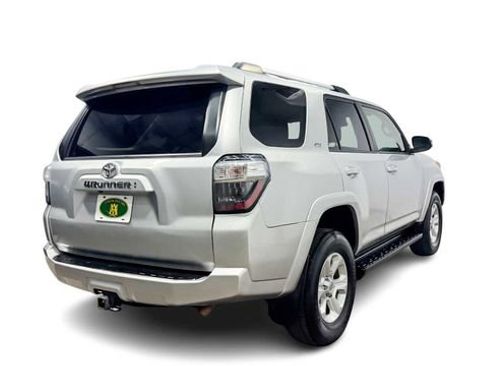 Used 2020 Toyota 4Runner SR5 Premium image 2