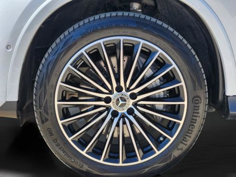 Used 2024 Mercedes-Benz GLC 300 4MATIC image 30