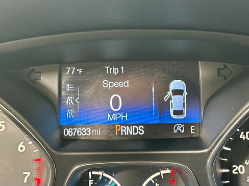 Used 2019 Ford Escape Titanium w/ U0J03 - Titanium Tow Package FWD image 12