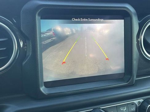 Used 2021 Jeep Wrangler Unlimited Sahara image 30