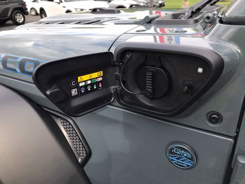 Used 2025 Jeep Wrangler Unlimited Rubicon 4xe w/ Convenience Group AWD/4WD image 42