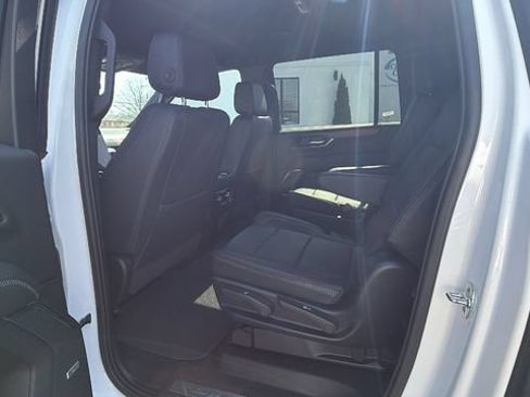 Certified 2025 GMC Yukon XL Denali AWD/4WD image 31