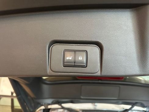 Used 2025 Nissan Rogue SV image 23