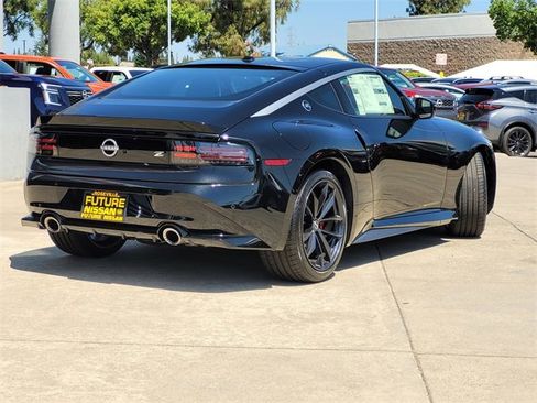 New 2025 Nissan Z Performance w/ Floor Mat Package image 3