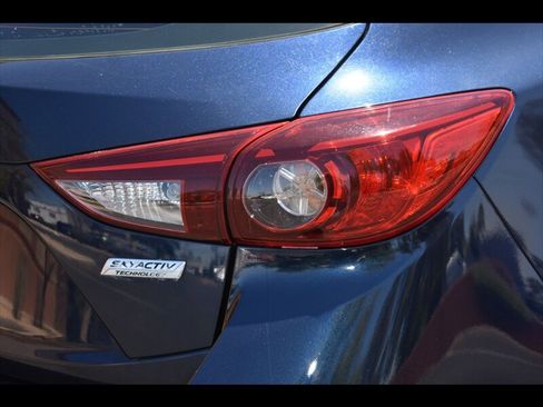 Used 2016 MAZDA MAZDA3 i Touring FWD image 47