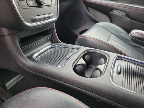 Used 2018 Dodge Grand Caravan GT image 29