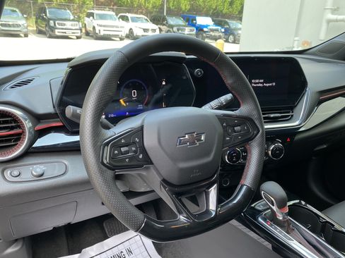 Used 2026 Chevrolet Trax RS FWD image 18