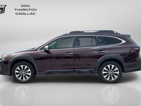 Used 2023 Subaru Outback Touring AWD/4WD image 2