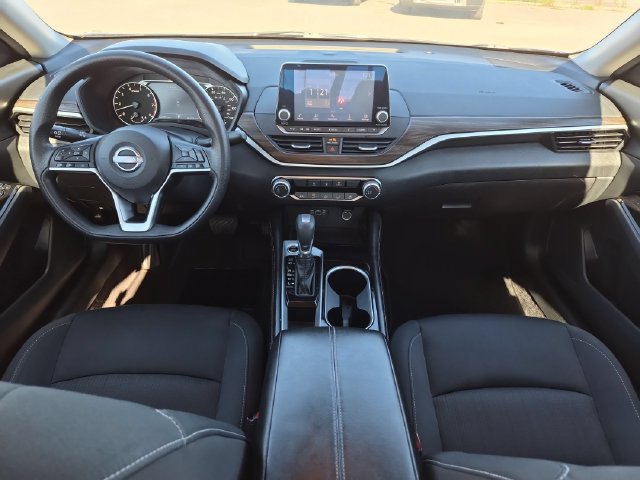 Used 2023 Nissan Altima 2.5 SV FWD image 15