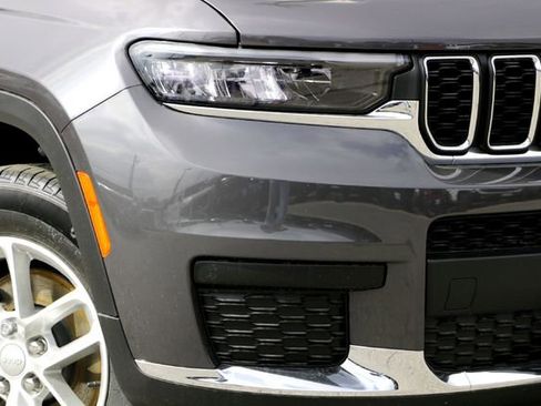 New 2025 Jeep Grand Cherokee L Laredo image 3